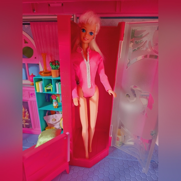1993 Swim n' Dive Barbie - Picture 2 of 8
